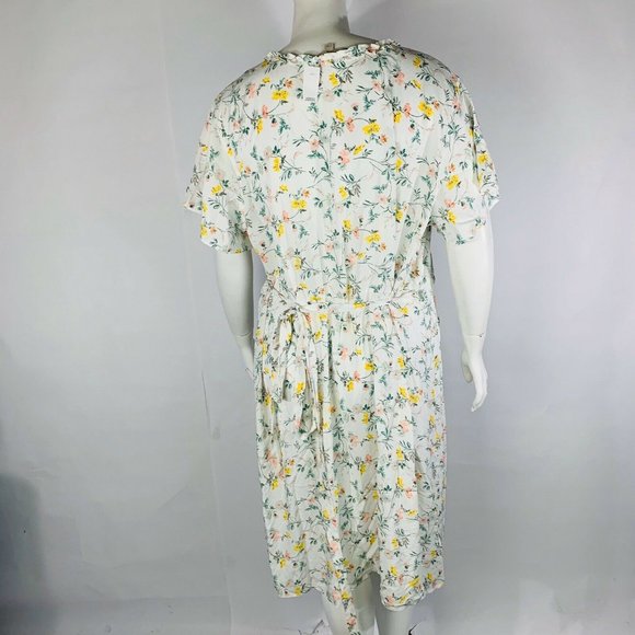 New LOFT Plus Tossed Flower Flutter Wrap Dress Mul - Picture 7 of 7